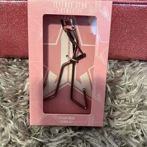 Jeffree star eyelash curler